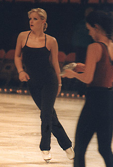 nicole72011.jpg (27184 bytes)